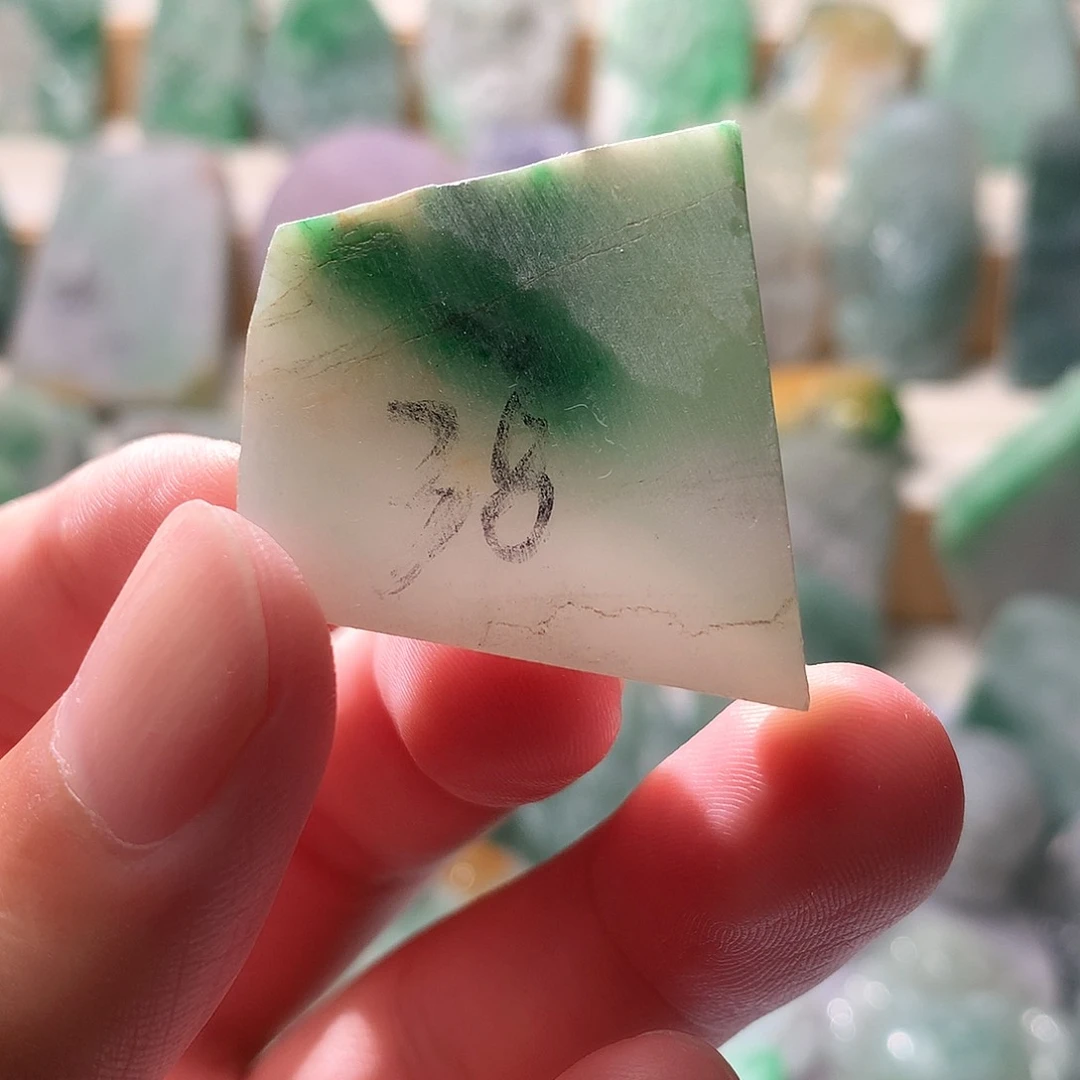 翡翠散珠翡翠原石片料
