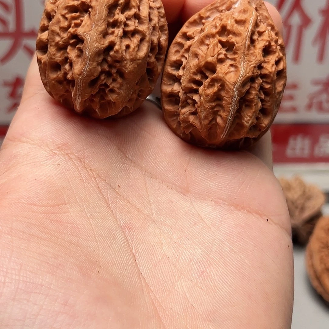 吊坠文玩核桃红皮灯笼