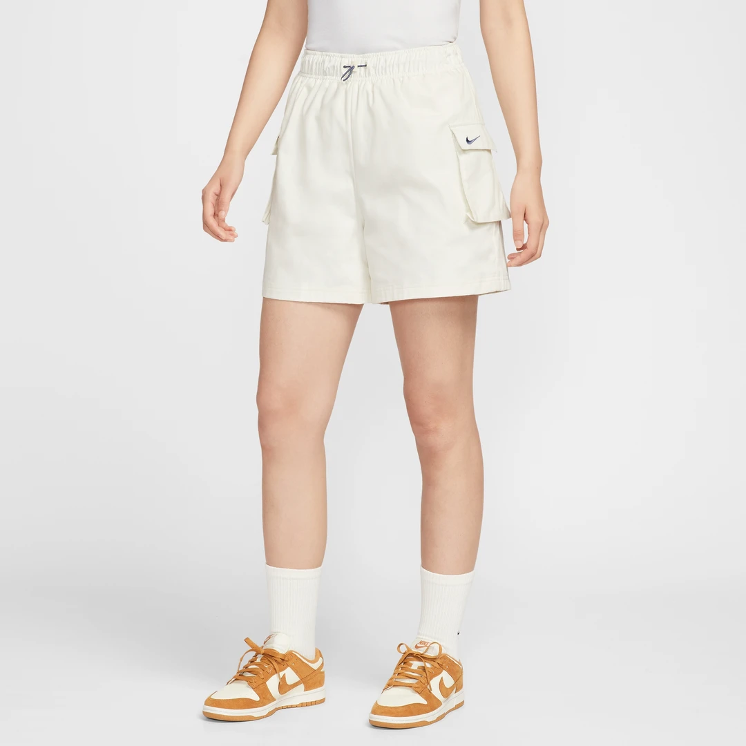 流光风耐克Sportswear女子梭织高腰短裤IH9273-047