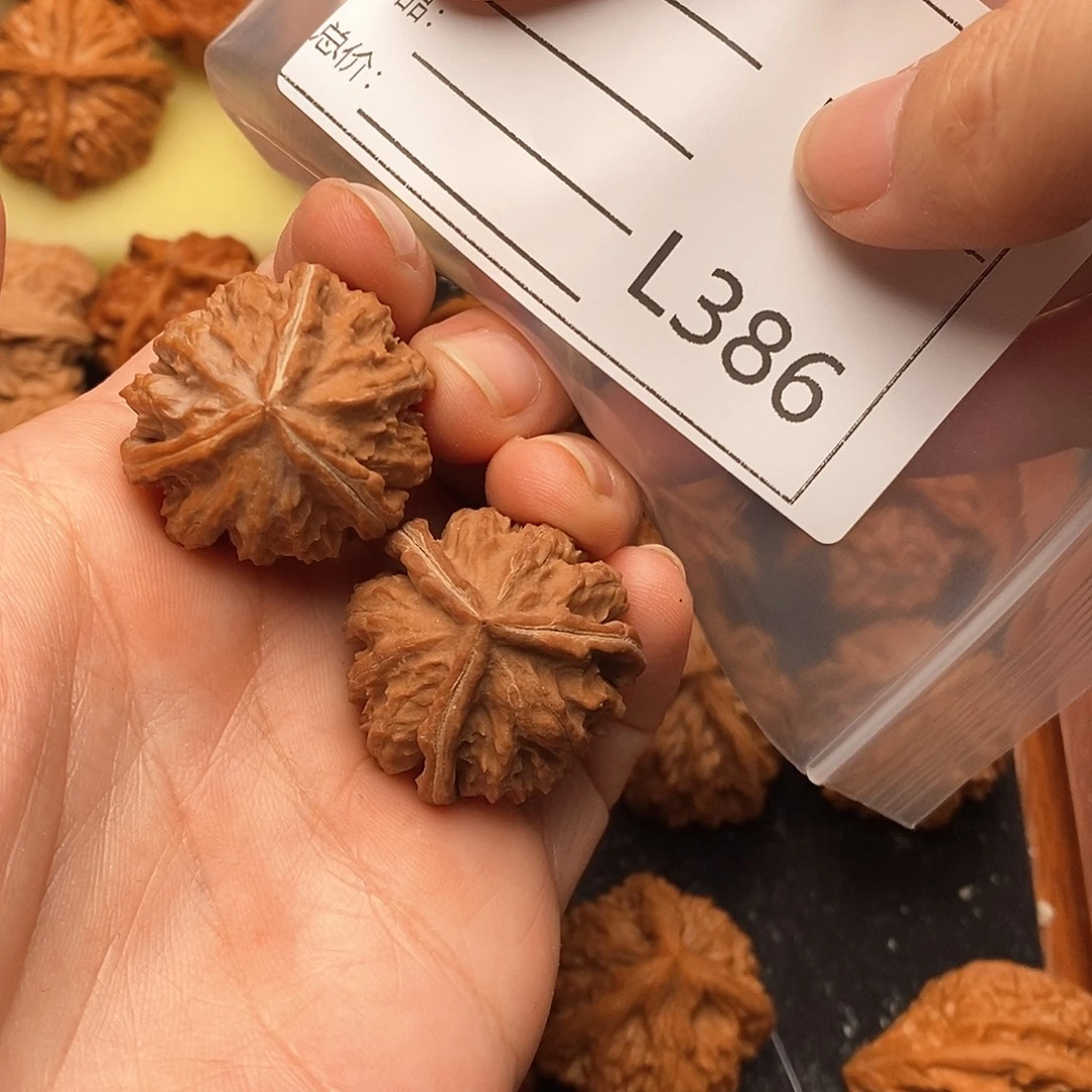 海****把件文玩核桃30迷你小三棱