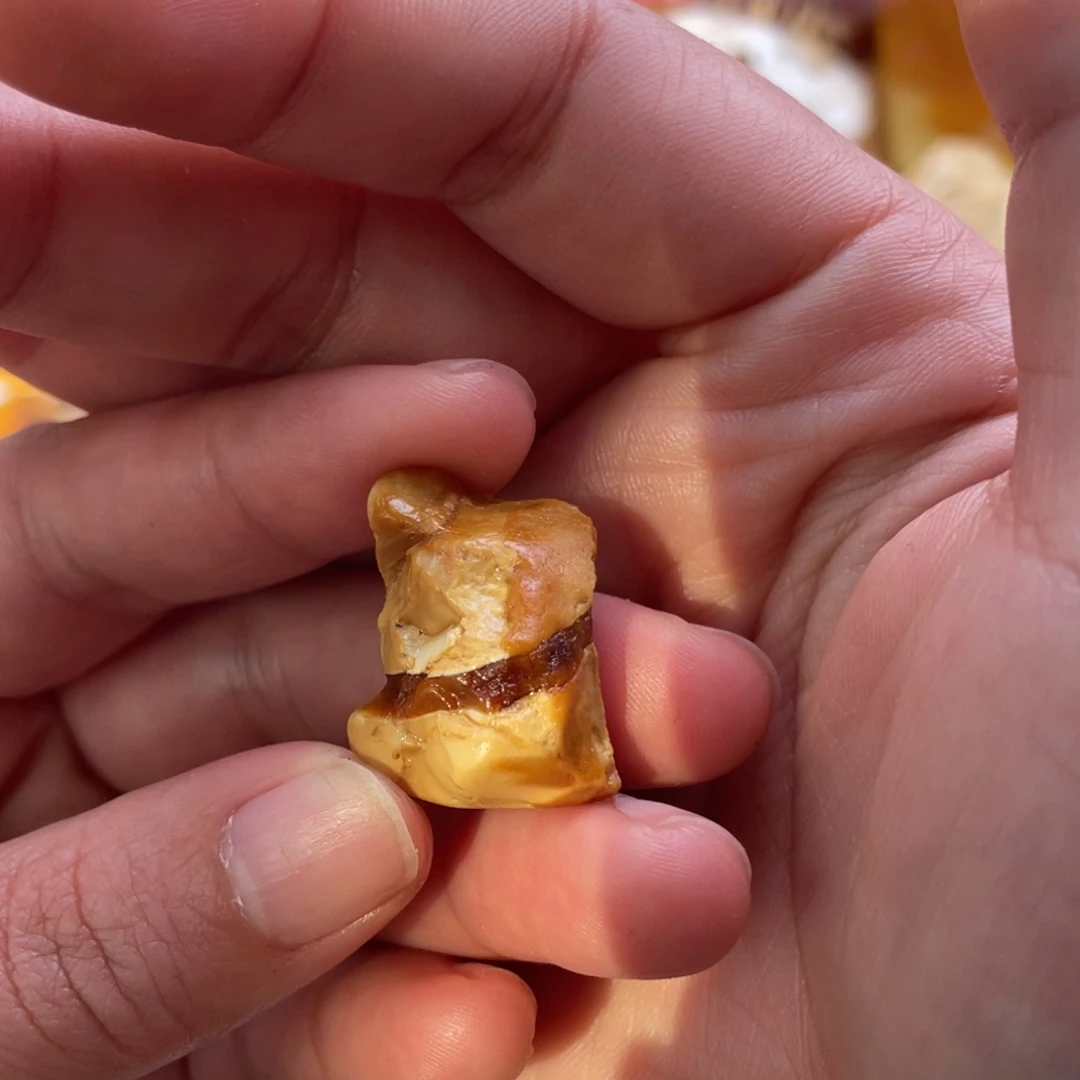 定制琥珀未镶嵌原石