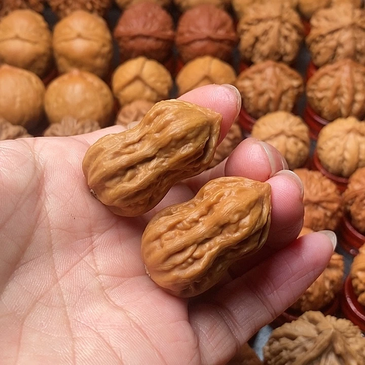 文玩核桃吊坠花生