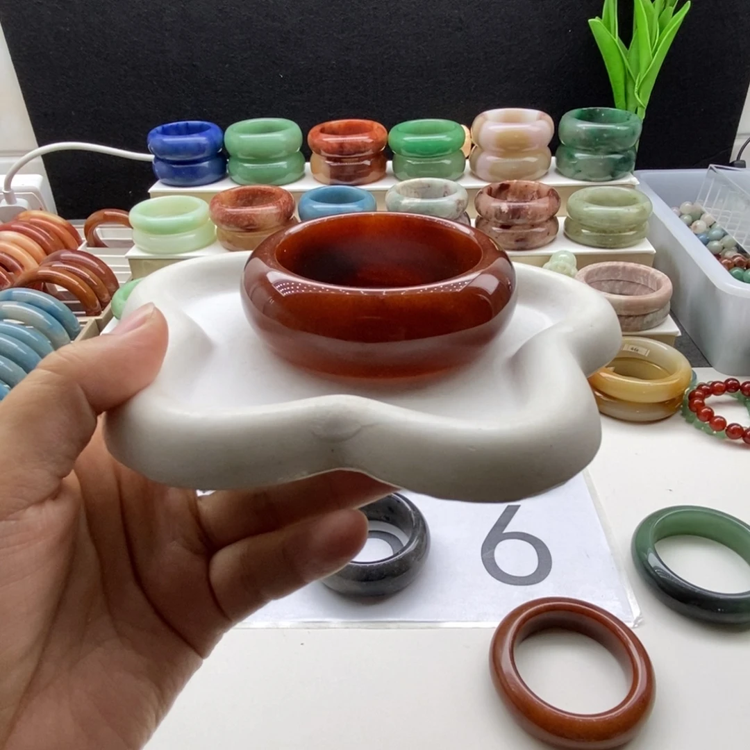 凤***花石英岩玉未镶嵌手镯