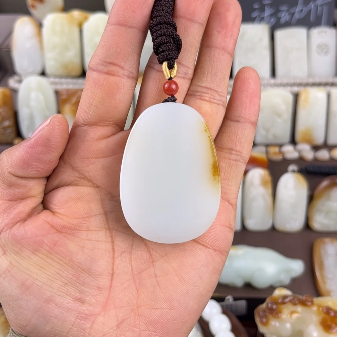 和田玉（糖玉）未镶嵌颈饰