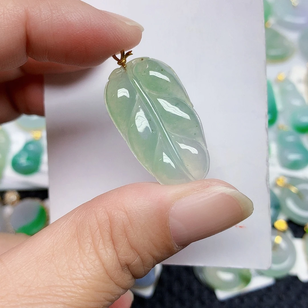 翡翠18K金镶嵌颈饰3566778