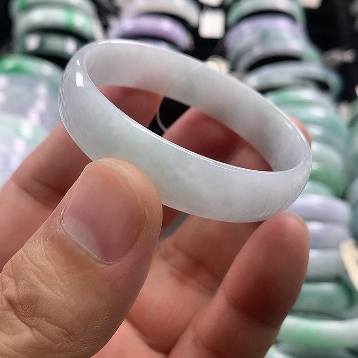 翡翠手镯未镶嵌公主