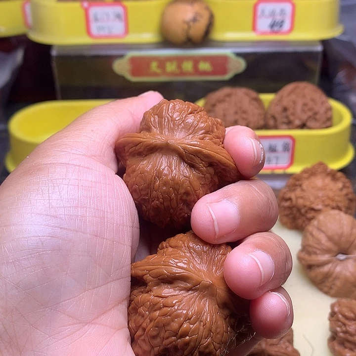 文玩核桃吊坠风**、血麒麟