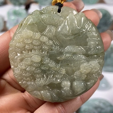 翡翠颈饰未镶嵌山水两面工微瑕福利