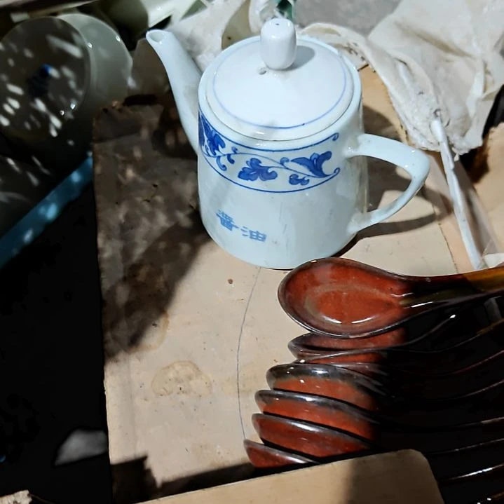 陶瓷盘子碗啥都有