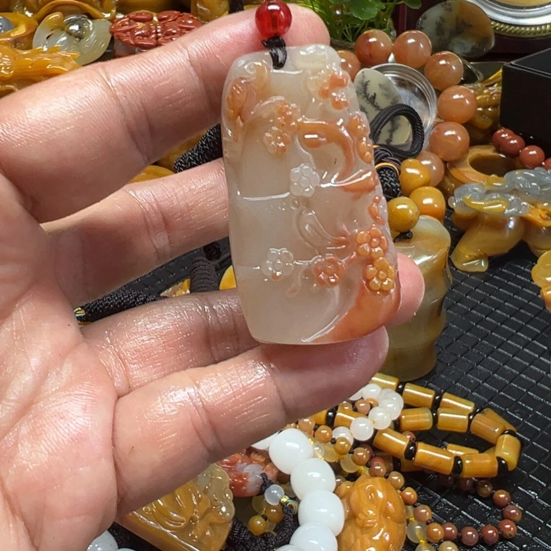 石英质玉未镶嵌颈饰