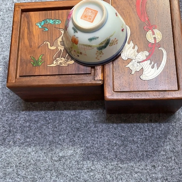旗***人青花彩绘小主人杯