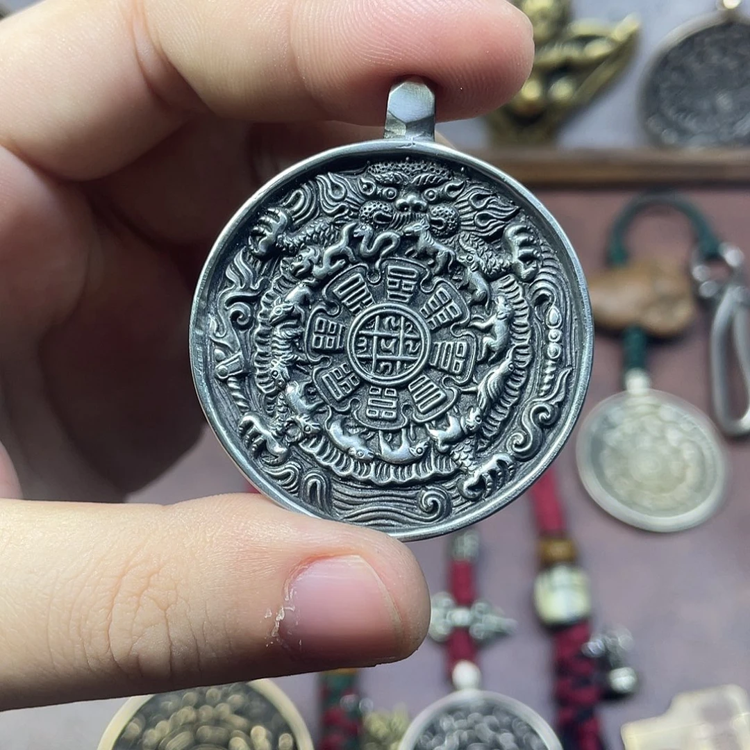 藏传白铜麟甲熊九宫八卦牌