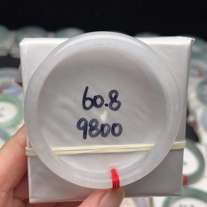 翡翠未镶嵌手镯A货