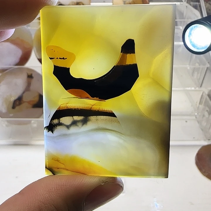 玛瑙/玉髓未镶嵌珠宝奇石