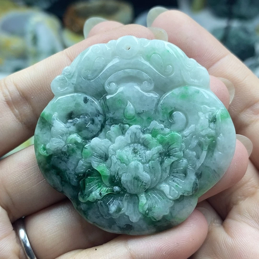 翡翠未镶嵌颈饰牌子