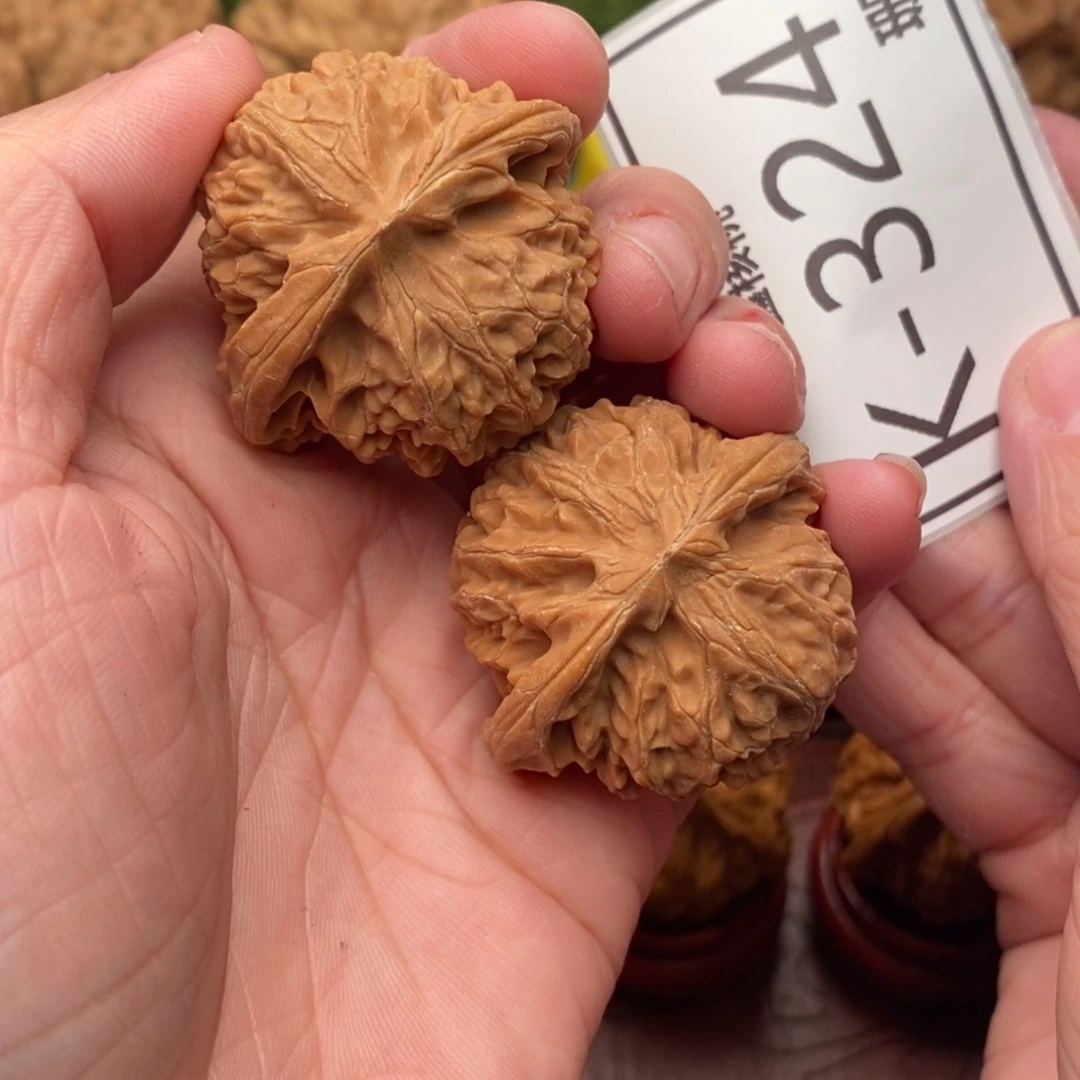 桃核把件宫灯39…..