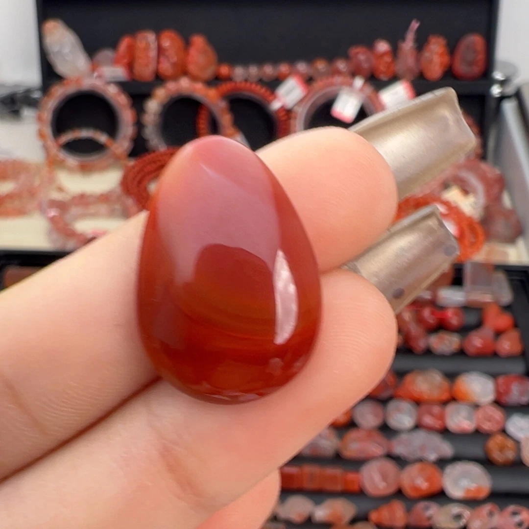 南红玛瑙未镶嵌颈饰水滴牌