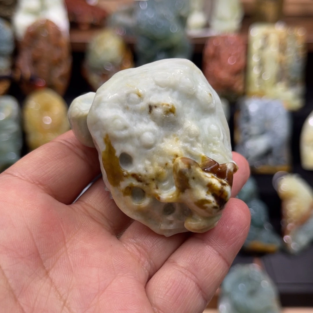 蛇纹石玉未镶嵌颈饰