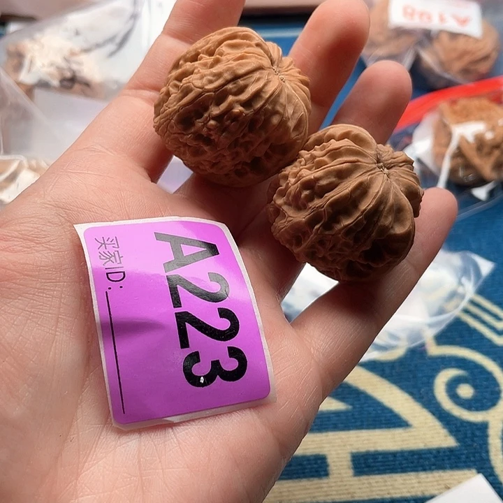 文玩核桃把件磨盘