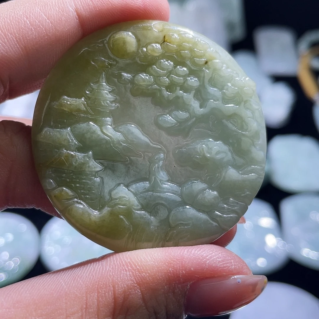 翡翠未镶嵌颈饰山水