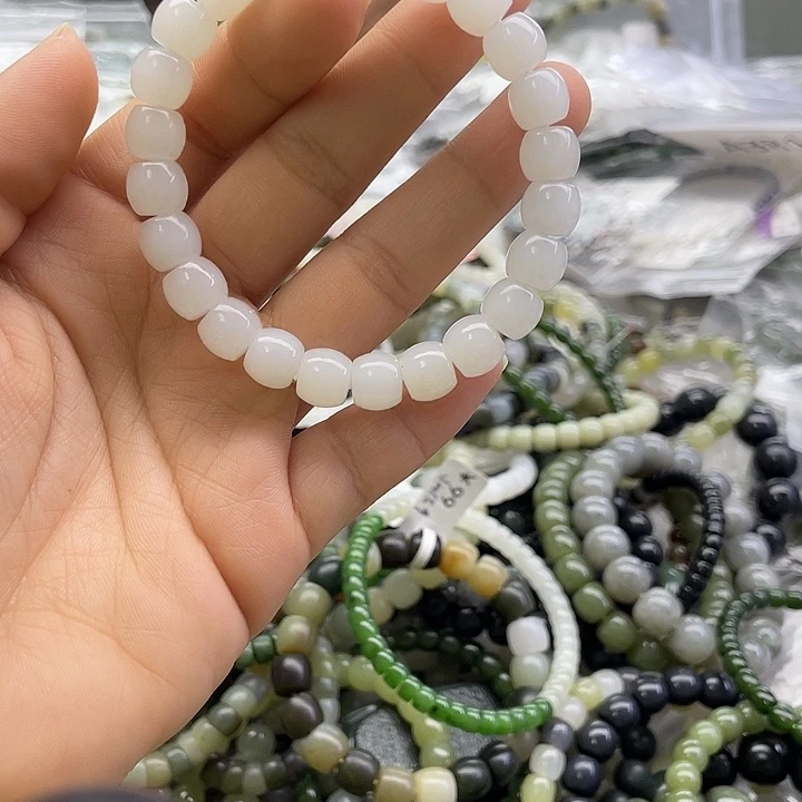 和田玉未镶嵌手串