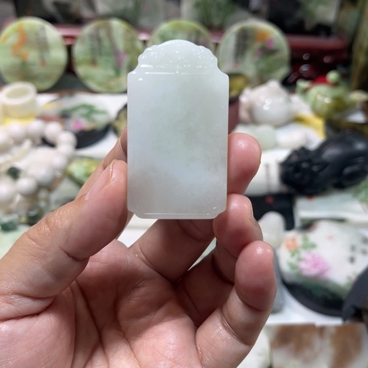 独山玉未镶嵌颈饰