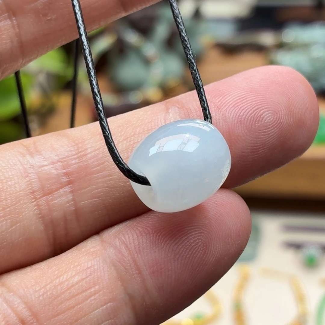 翡翠未镶嵌颈饰路路通