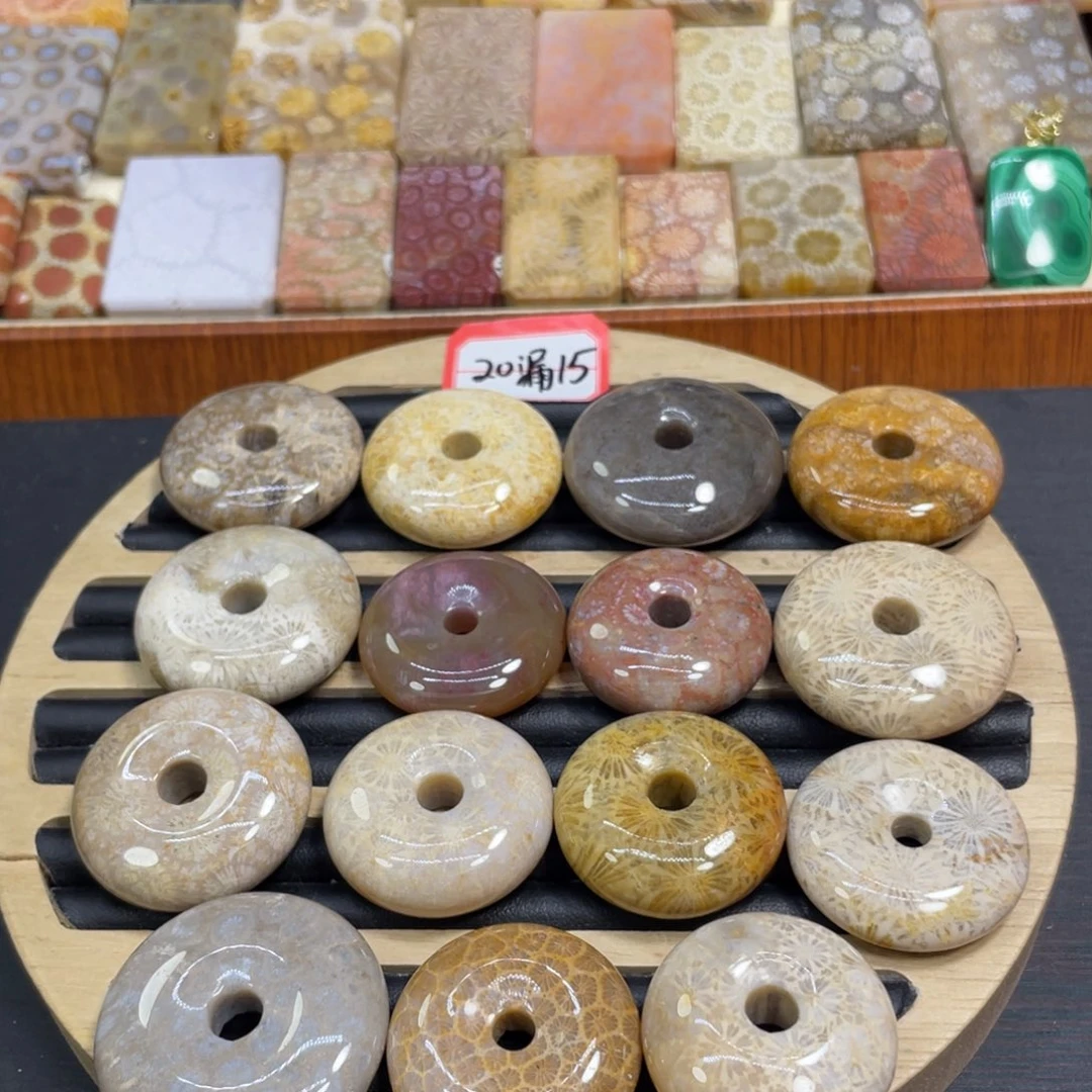 硅化玉未镶嵌颈饰平安扣15米1个