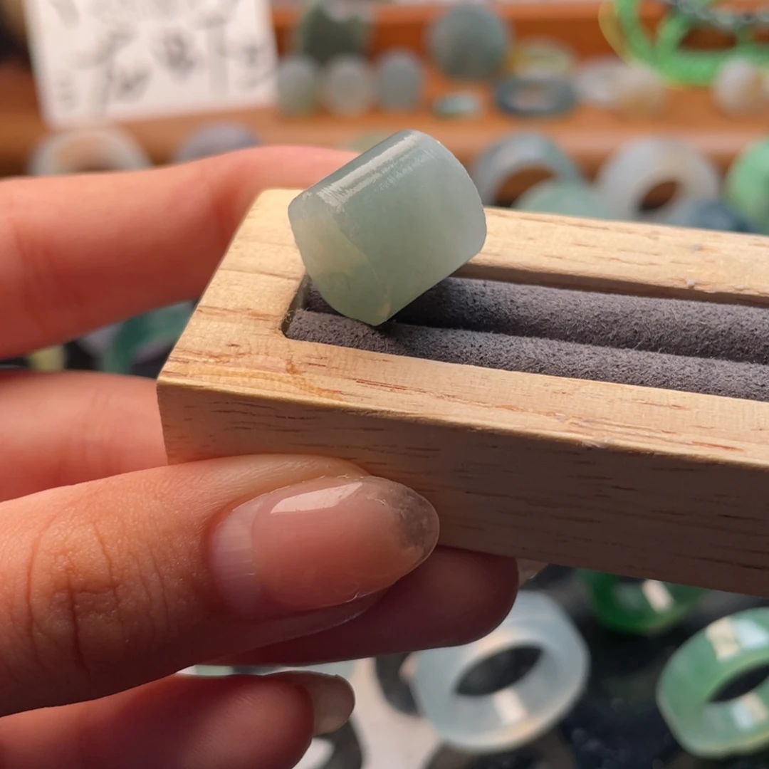 未镶嵌定制翡翠蓝