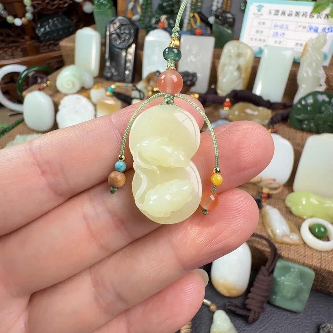 和田玉（黄玉）未镶嵌颈饰