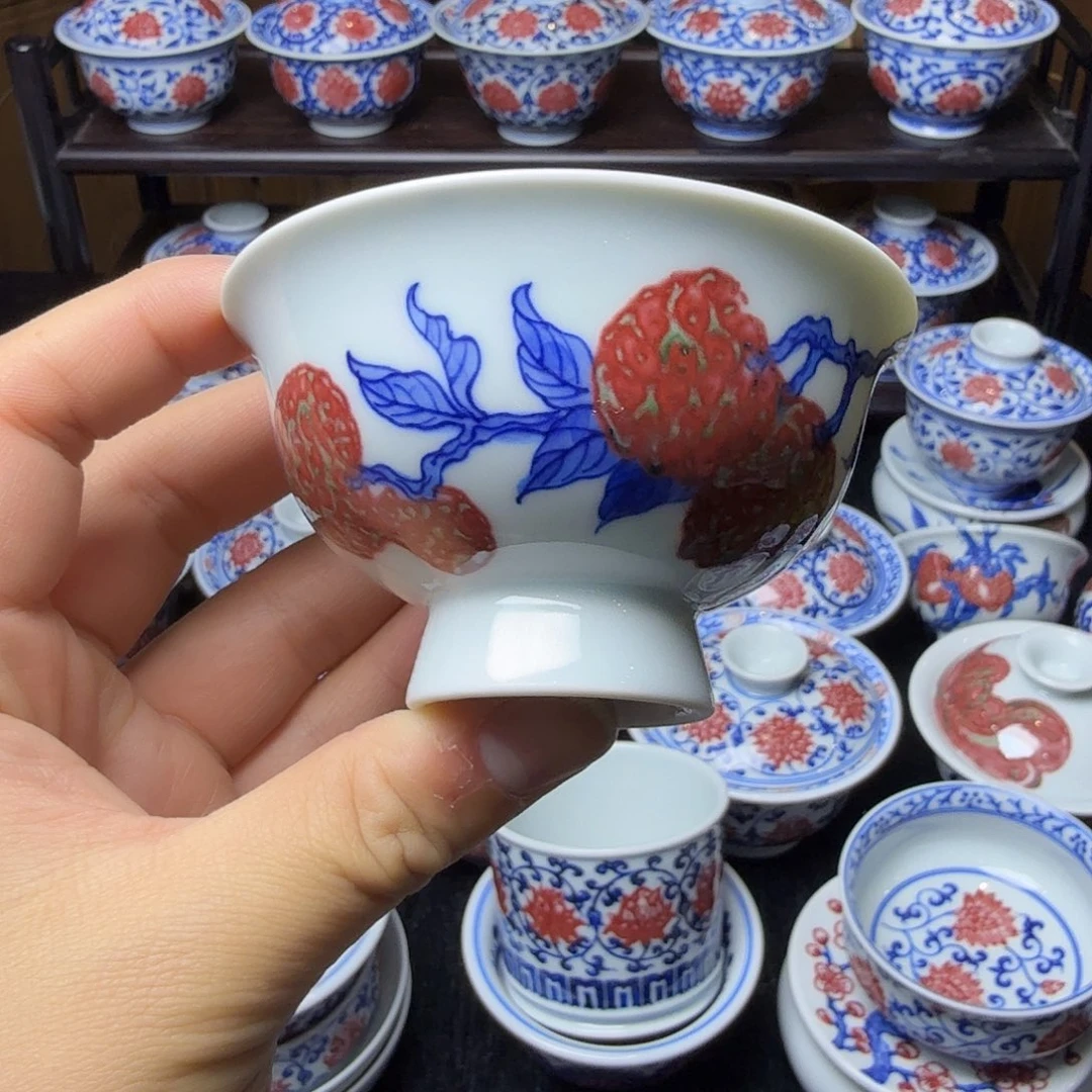 青花釉里红荔枝高足杯