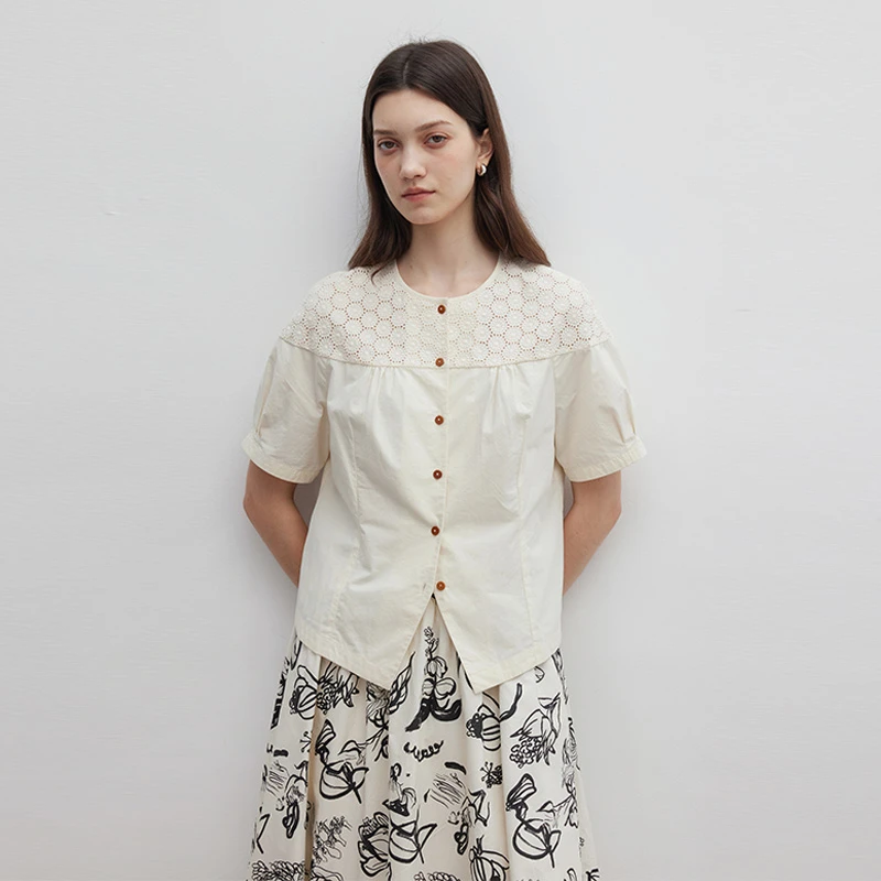 DotDrobe/多着重工刺绣拼接 复古宫廷风纯棉微收腰衬衣女夏米杏色