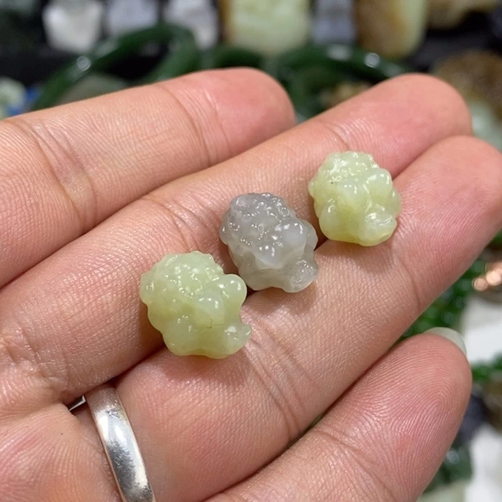 和田玉未镶嵌车挂