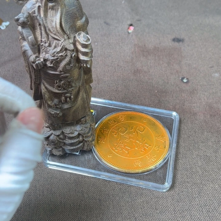 精品摆件工艺品等