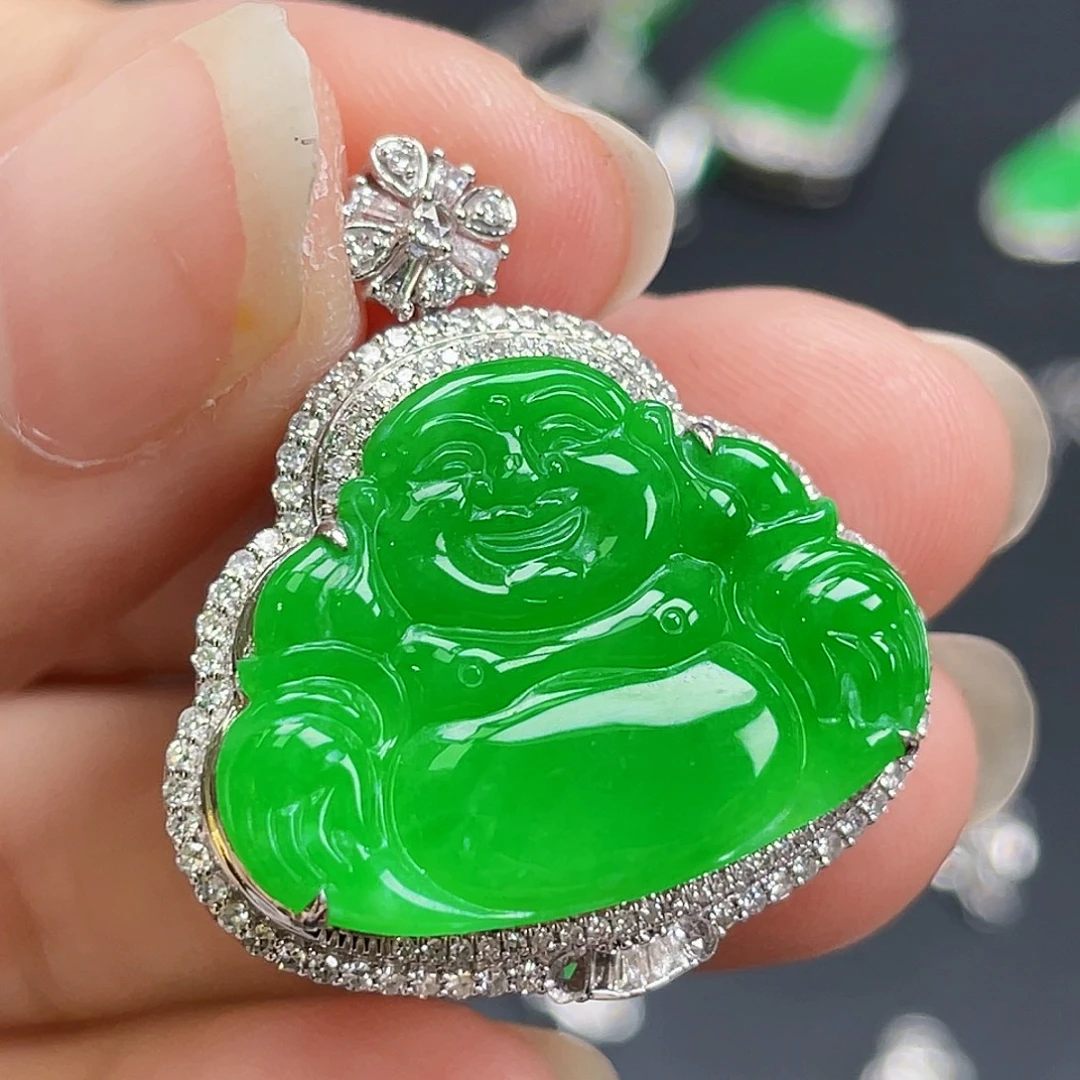 翡翠18K金镶嵌颈饰绿佛公