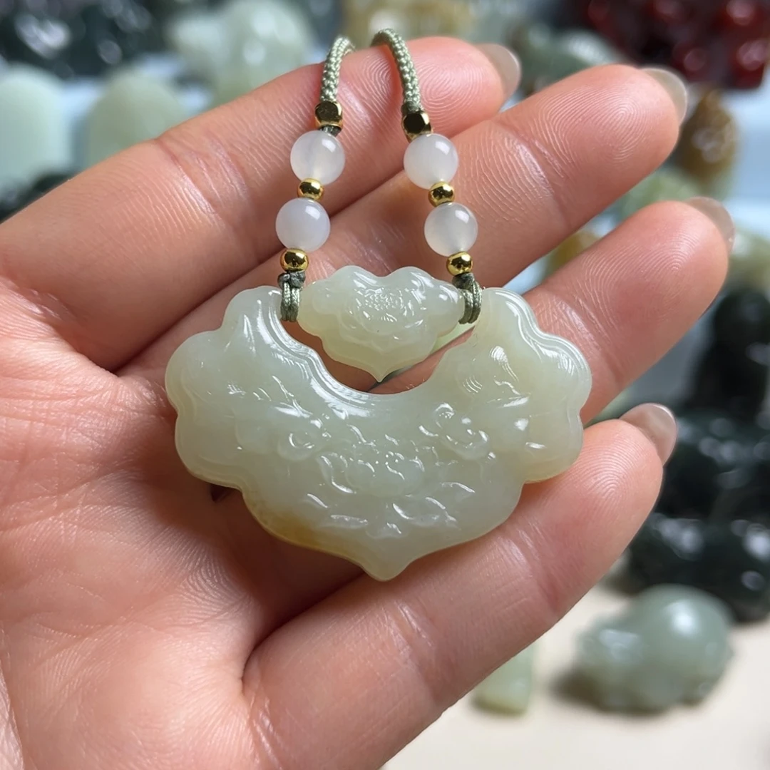 和田玉未镶嵌挂件