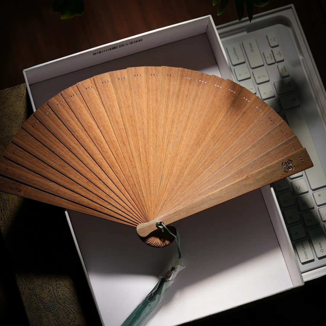 绿檀木折扇 全木手工扇 便携雅致扇 男士女士礼品 18cm