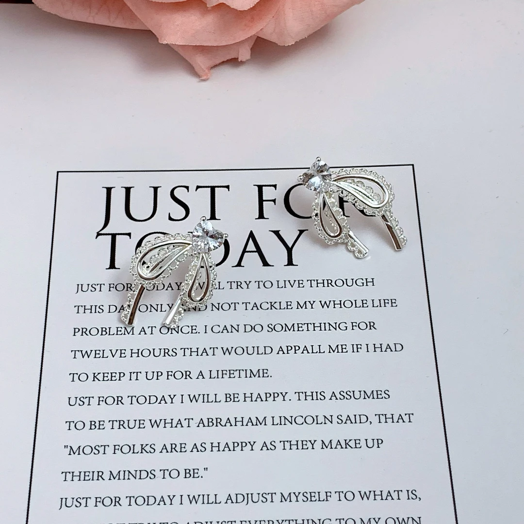 铜合金耳饰 满满耳环 银色蕾丝蝴蝶结爱心锆石耳饰法式高级感耳钉