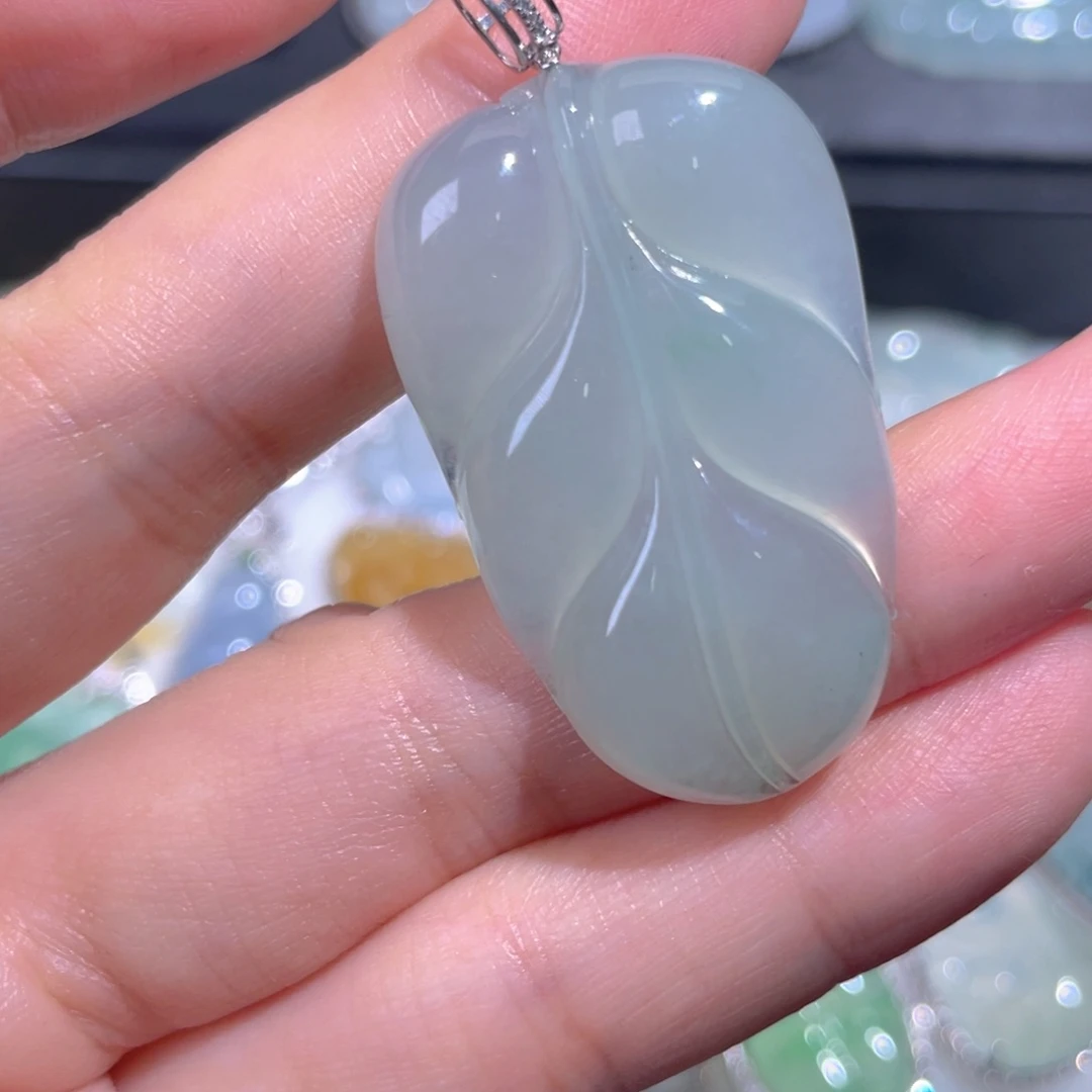 颈饰18K金镶嵌翡翠翡翠