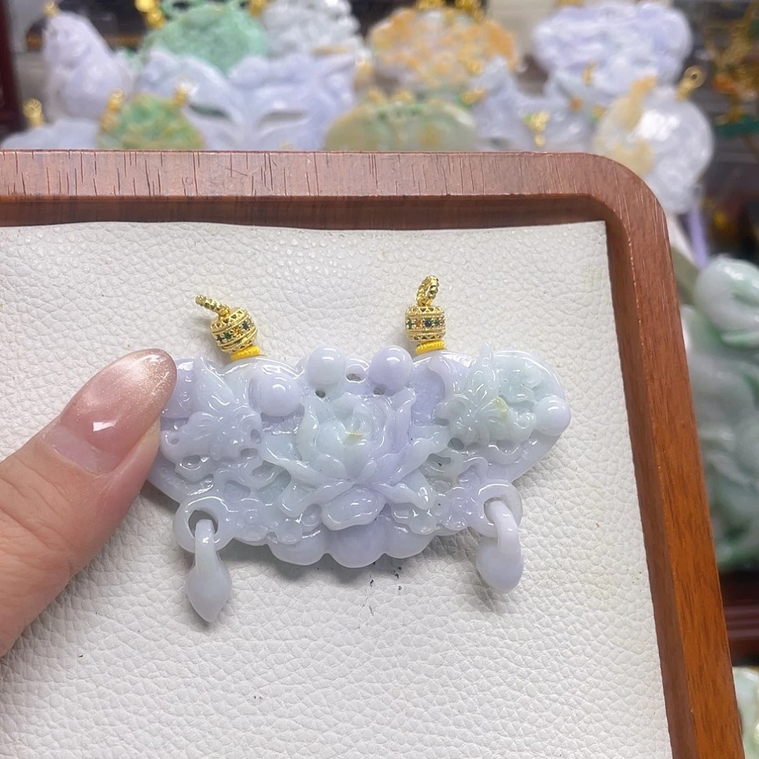 翡翠未镶嵌颈饰春彩锁