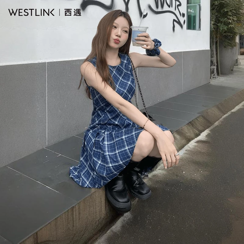 西遇格子背心连衣裙女2025年夏季新款收腰a字短裙法式蓝色百褶裙