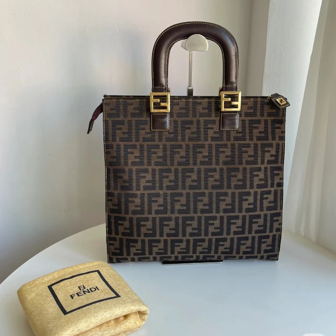 95新 FENDI/芬迪 芬迪琴谱 2601