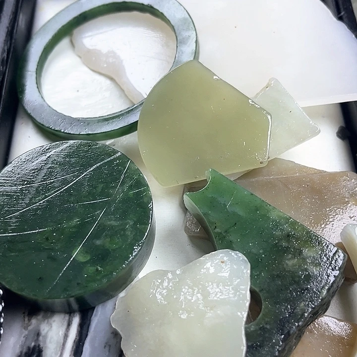 和田玉（糖玉）和田玉边角料9K金镶嵌齐**化