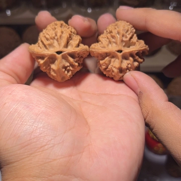 宇****文玩核桃把件38鸡心