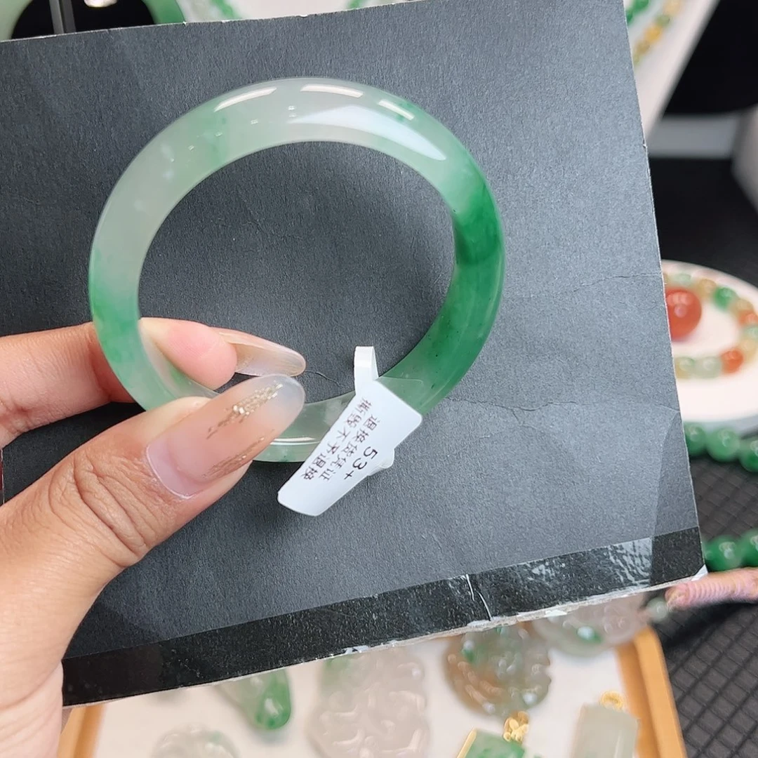 石英质玉未镶嵌手镯