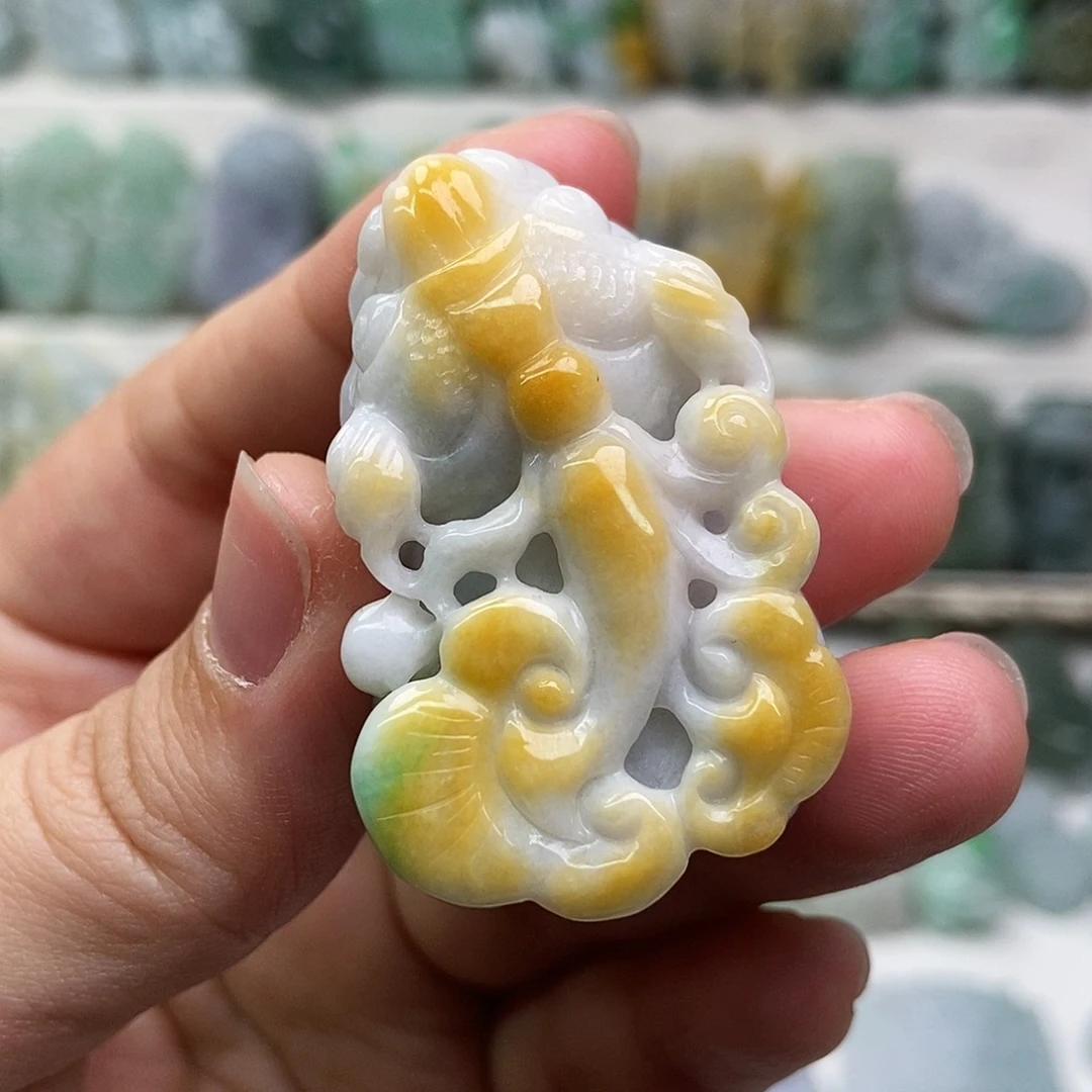 翡翠未镶嵌吊坠(赠链)口含珠