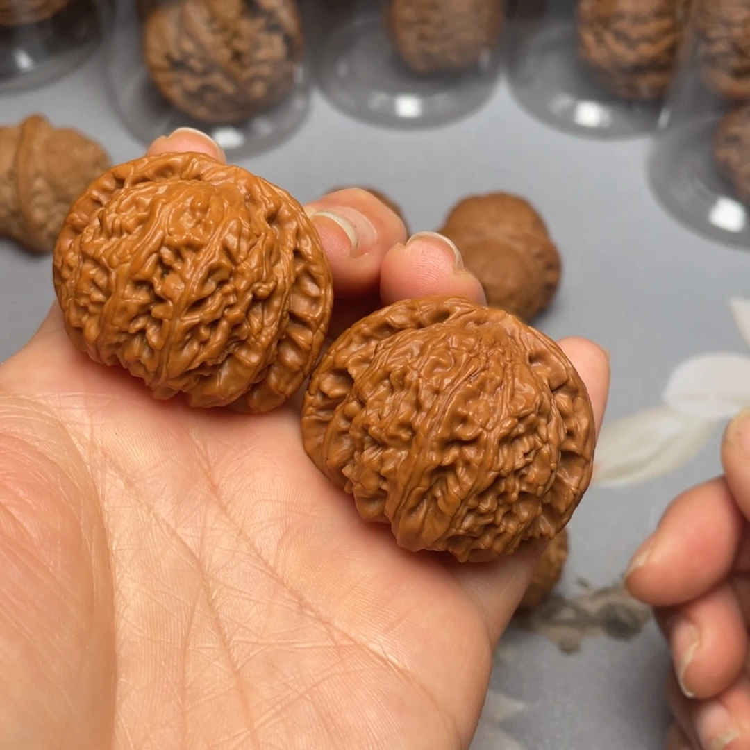 【闪购商品】文玩核桃吊坠球白………