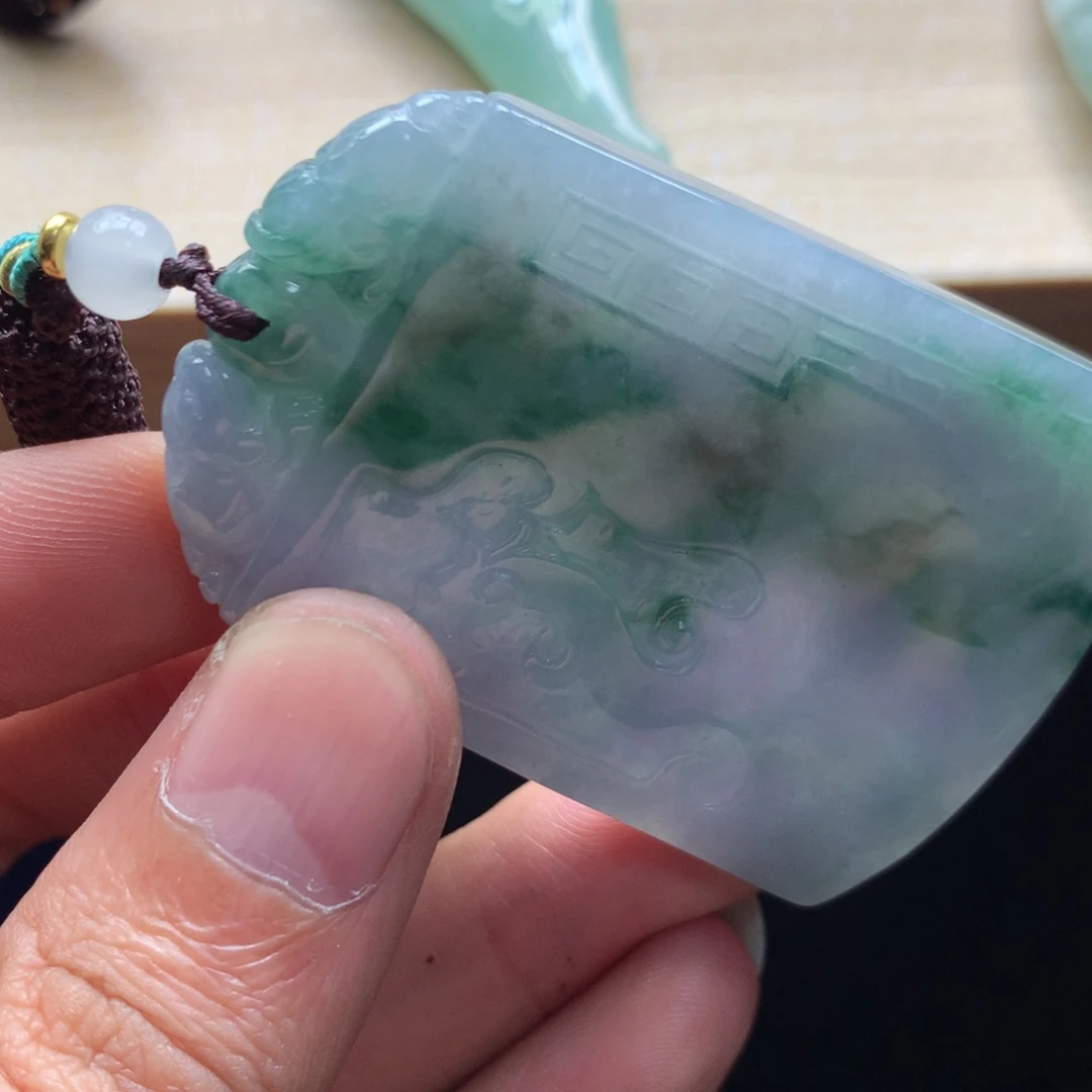 颈饰未镶嵌翡翠吊坠