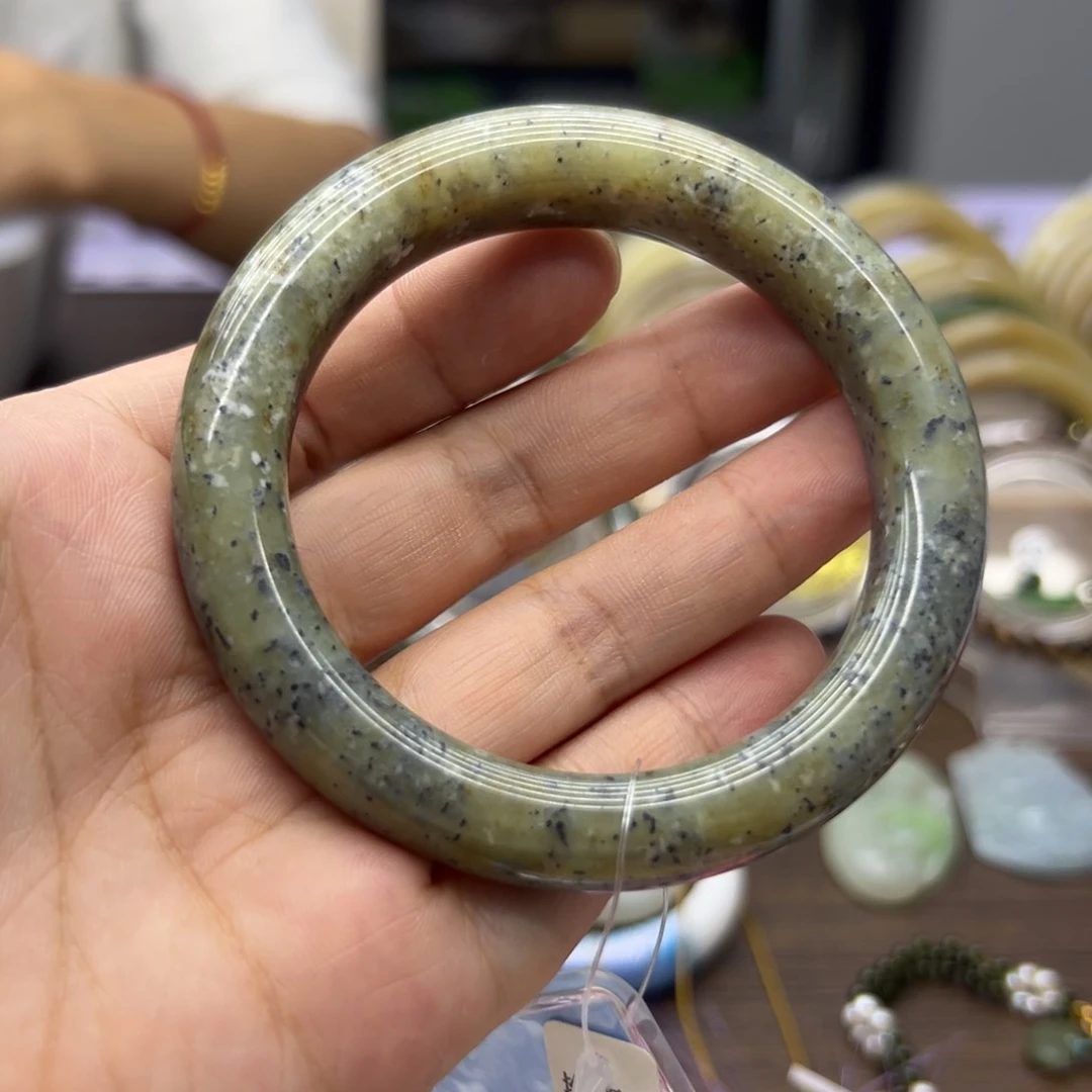 和田玉手镯未镶嵌58.6圈围1098