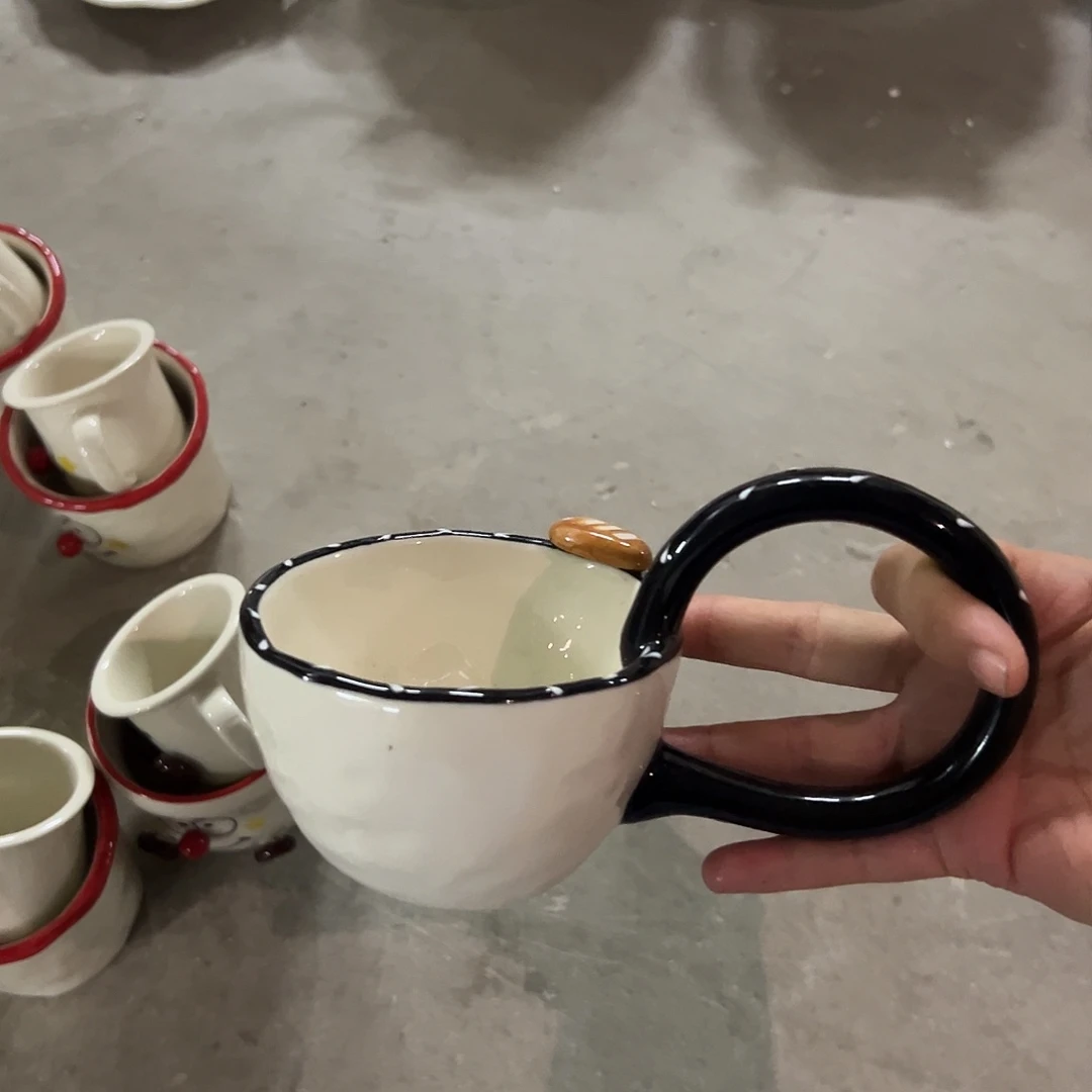搪瓷微瑕黑色曲把杯一个